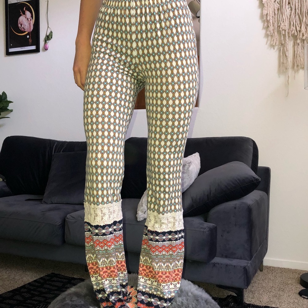 Multicolored/patterned bell bottoms - Picture 3 of 3